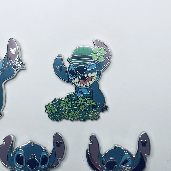 2024 Hidden Disney Stitch Holidays Complete Set Of 5 Pins - Picture 3 of 12